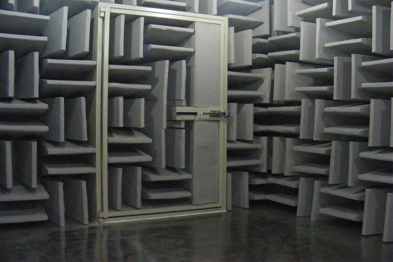 一间没有反射的房间——消声室
